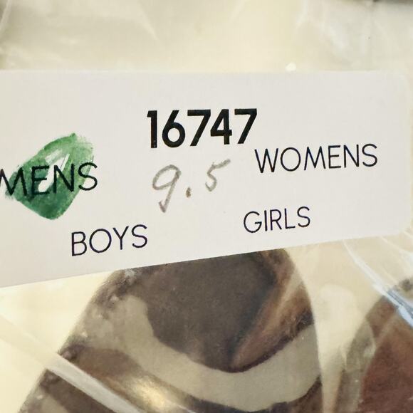 GH Bass & Co Weejuns Shoes Mens 9.5 Burgundy Leather Penny Loafers Slip On Dress - Picture 11 of 11